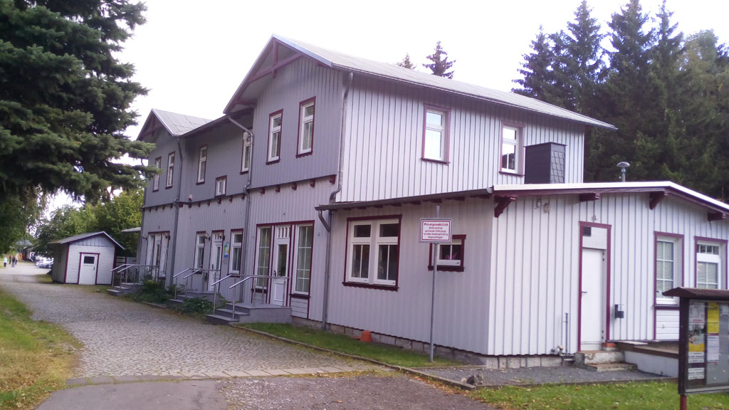 Estación vista desde la calle