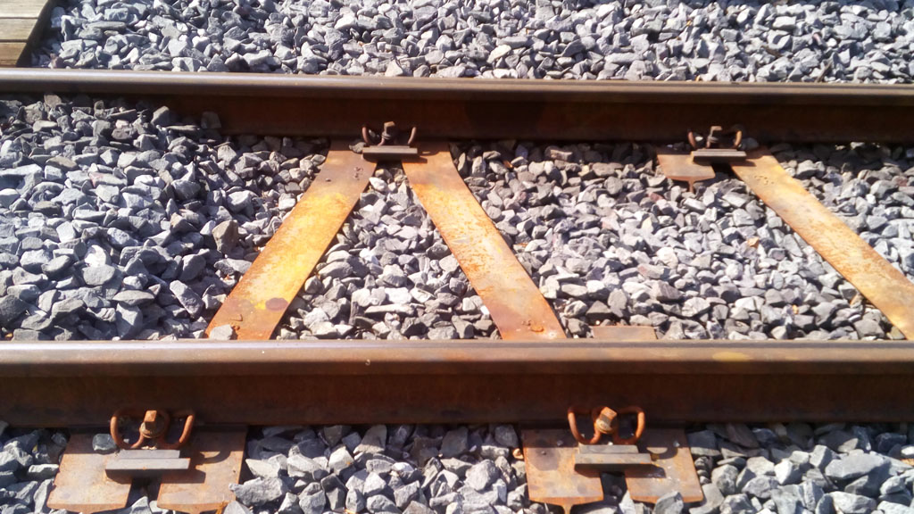 Vía del tipo Epsilon con sujecciones elásticas