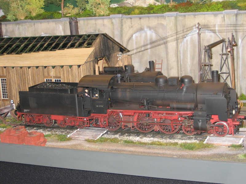 Locomotora de escala 1 de la DB BR38 (antigua P8 prusiana)