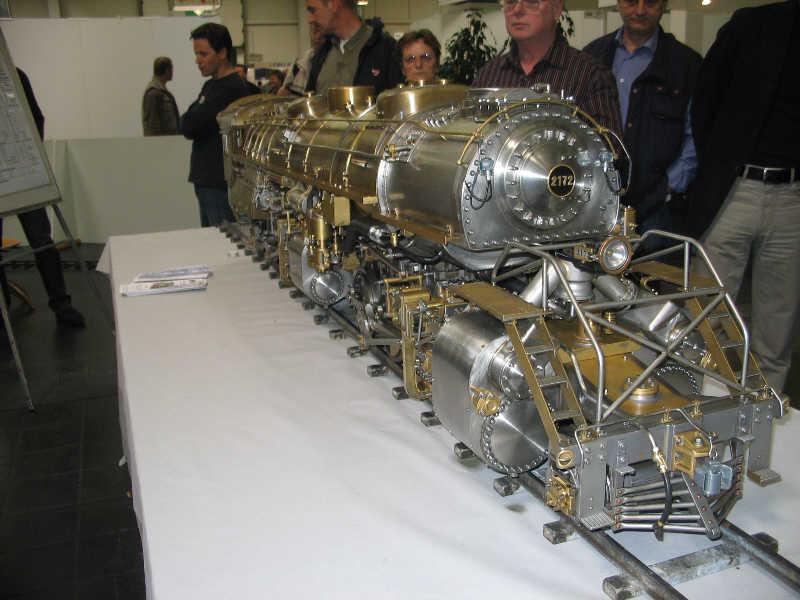 La misma locomotora Challenger vista desde delante