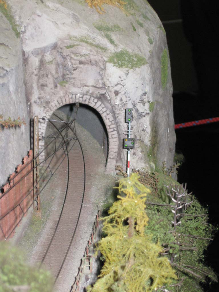 Entrada a un túnel muy bien terminada