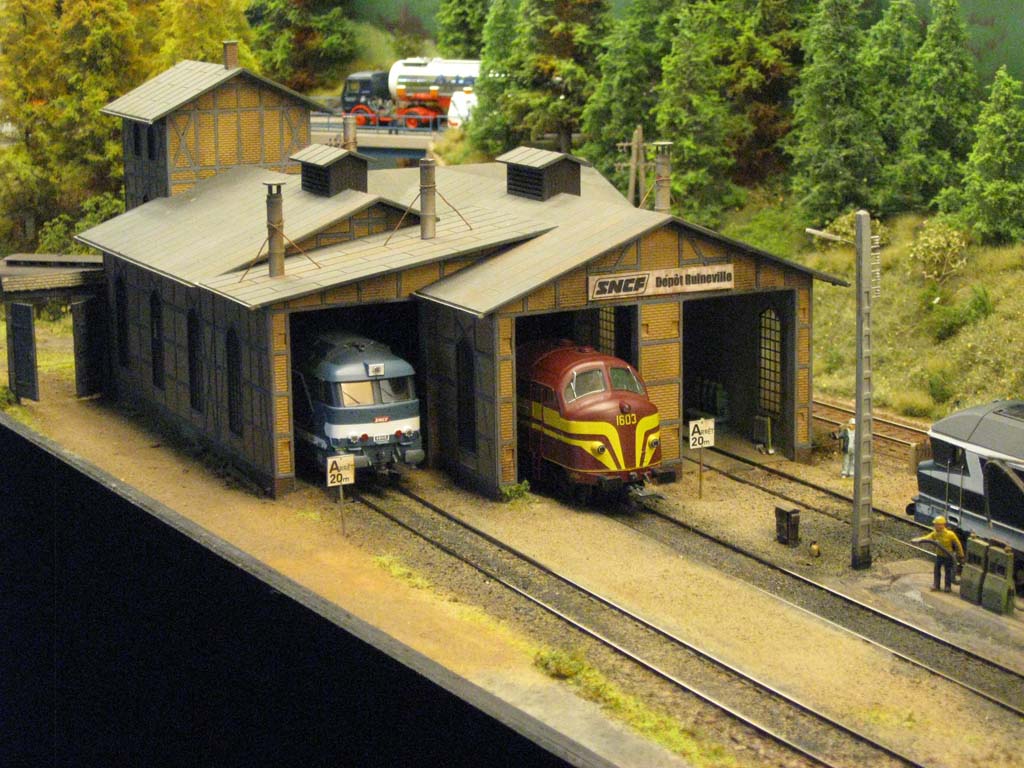 Cochera de la misma estación anterior