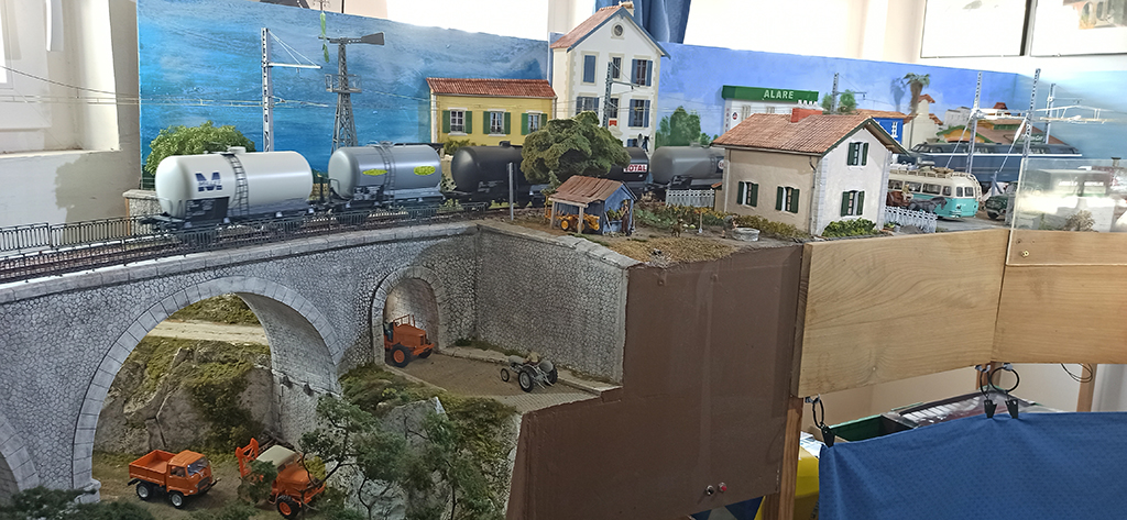 La otra estación para la carga y descarga, y además depósito