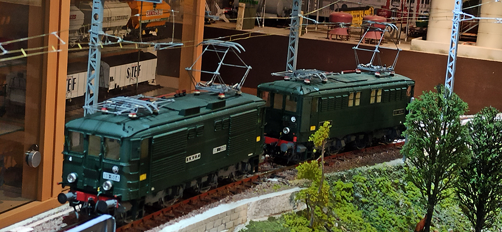 Dos locomotoras de la compañía del MIDI