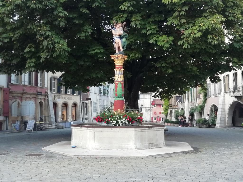 Fuente con el diablo acechando: Engelbrunnen