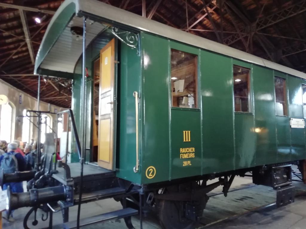 Coche de III clase SBB C 5906, ex S.C.B. C3 203 construido en 1897