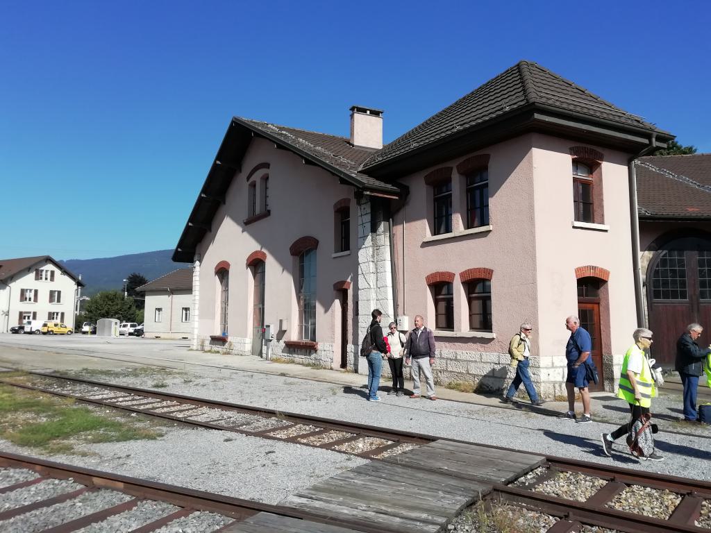 Oficinas de la rotonda en el lado de acceso a la estación