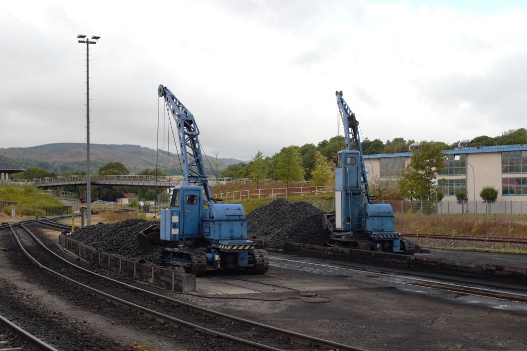 Gruas de carga del carbón en las locomotoras.