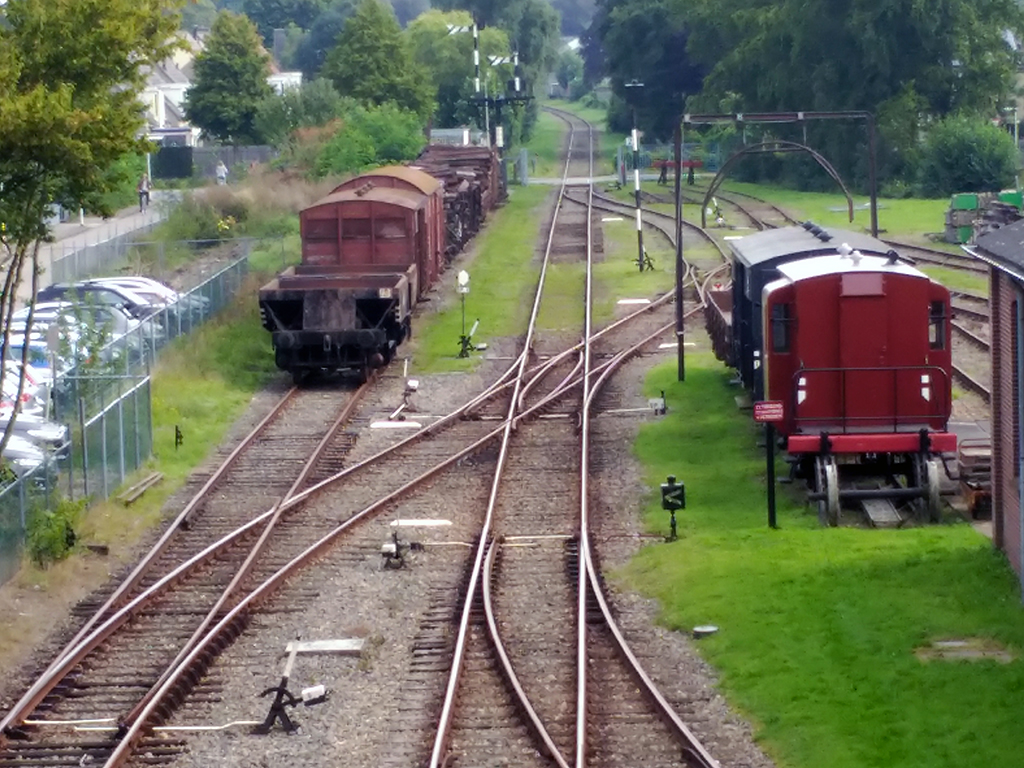 Vías en entrada al taller y estacionamiento de vagones