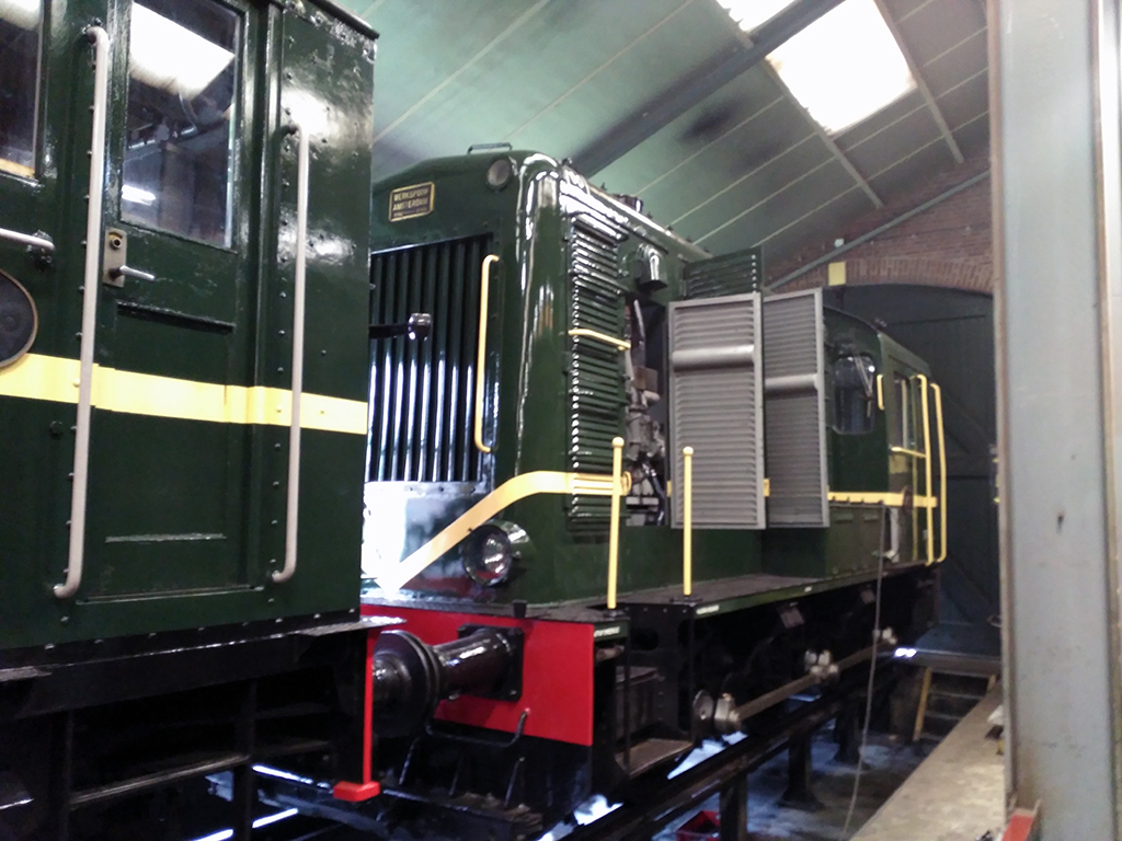 Vista de la NS451 diesel-eléctrica