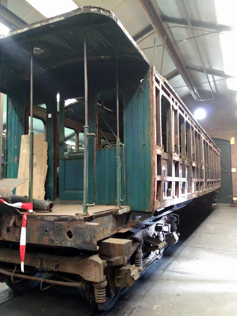 Vagón de pasajeros en restauración (previsión 10 años)