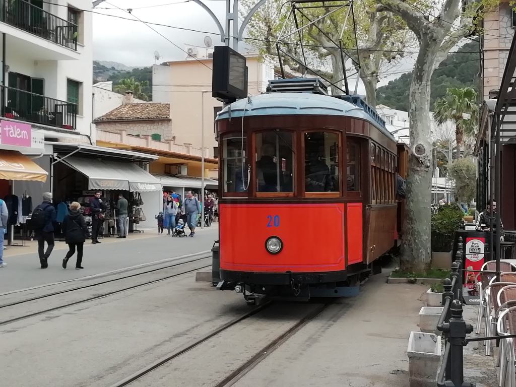 Tranvía número 20 procedente de Carris de Lisboa