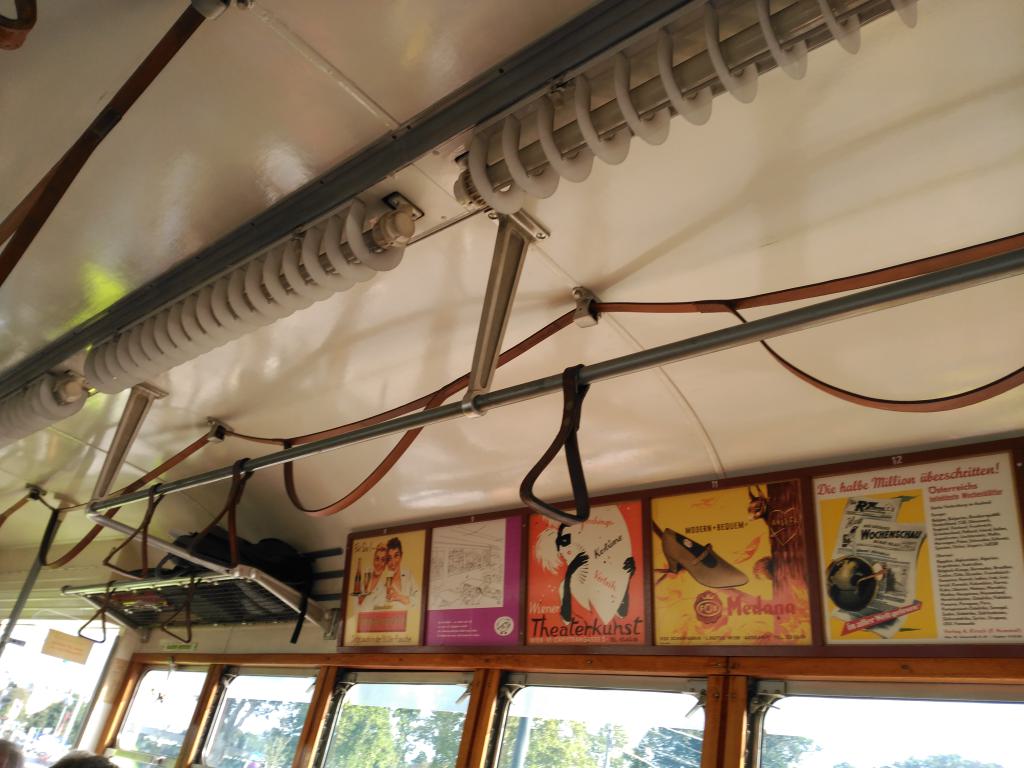 Sistema de petición de parada con tira de cuero